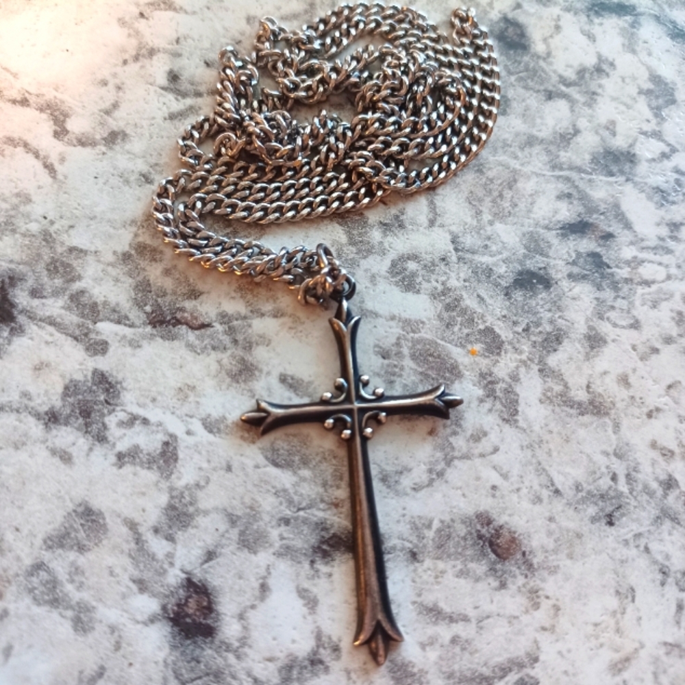 Vintage  Sterling Silver Cross Pendant Jewelry 25 Inch Chain